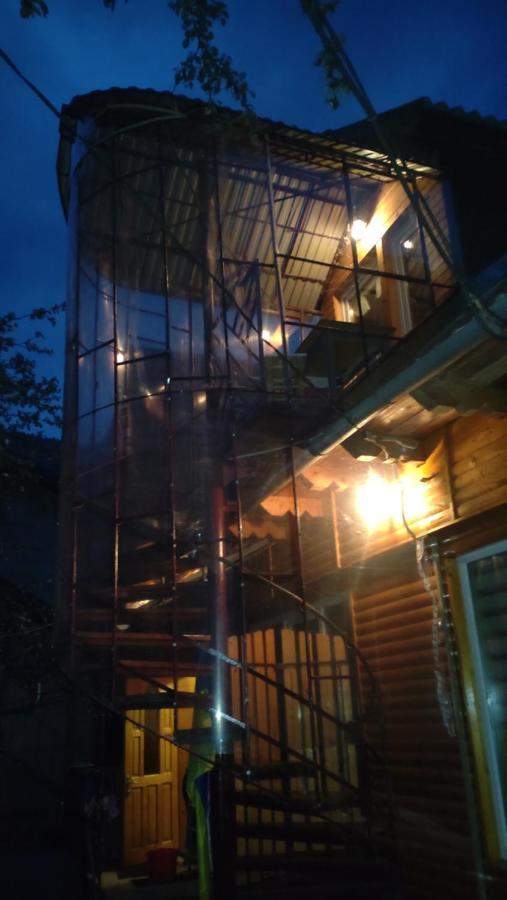 Guesthouse U Dida Viktora Jaremče Esterno foto